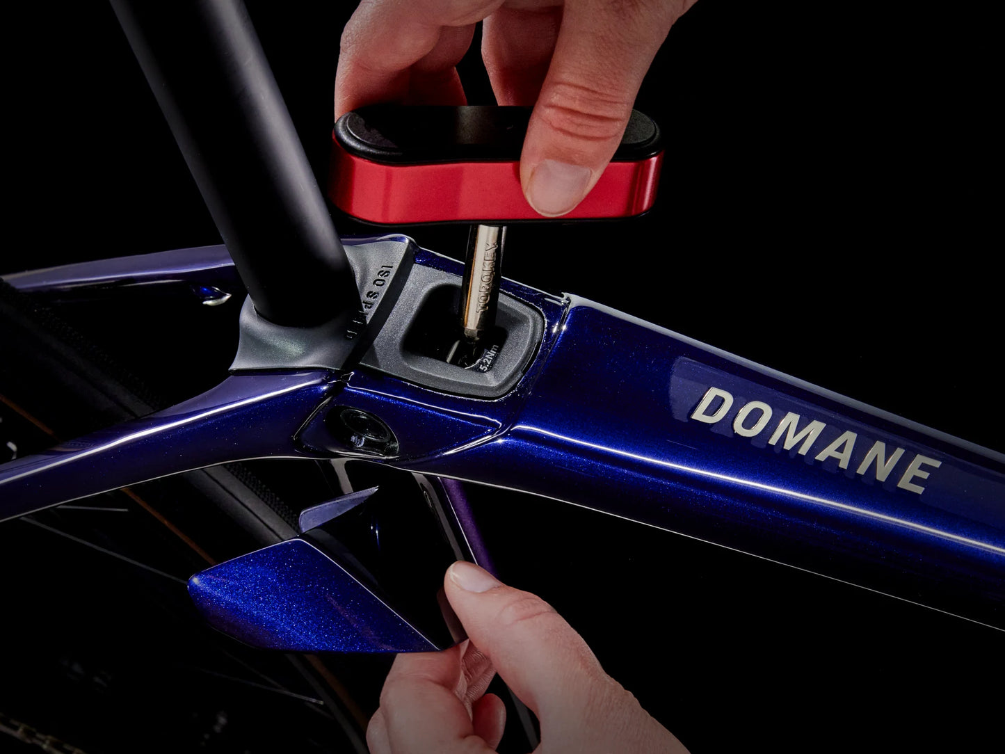 2024 Trek Domane SL 6 AXS Gen 4 - Deep Dark Blue - biket.co.za