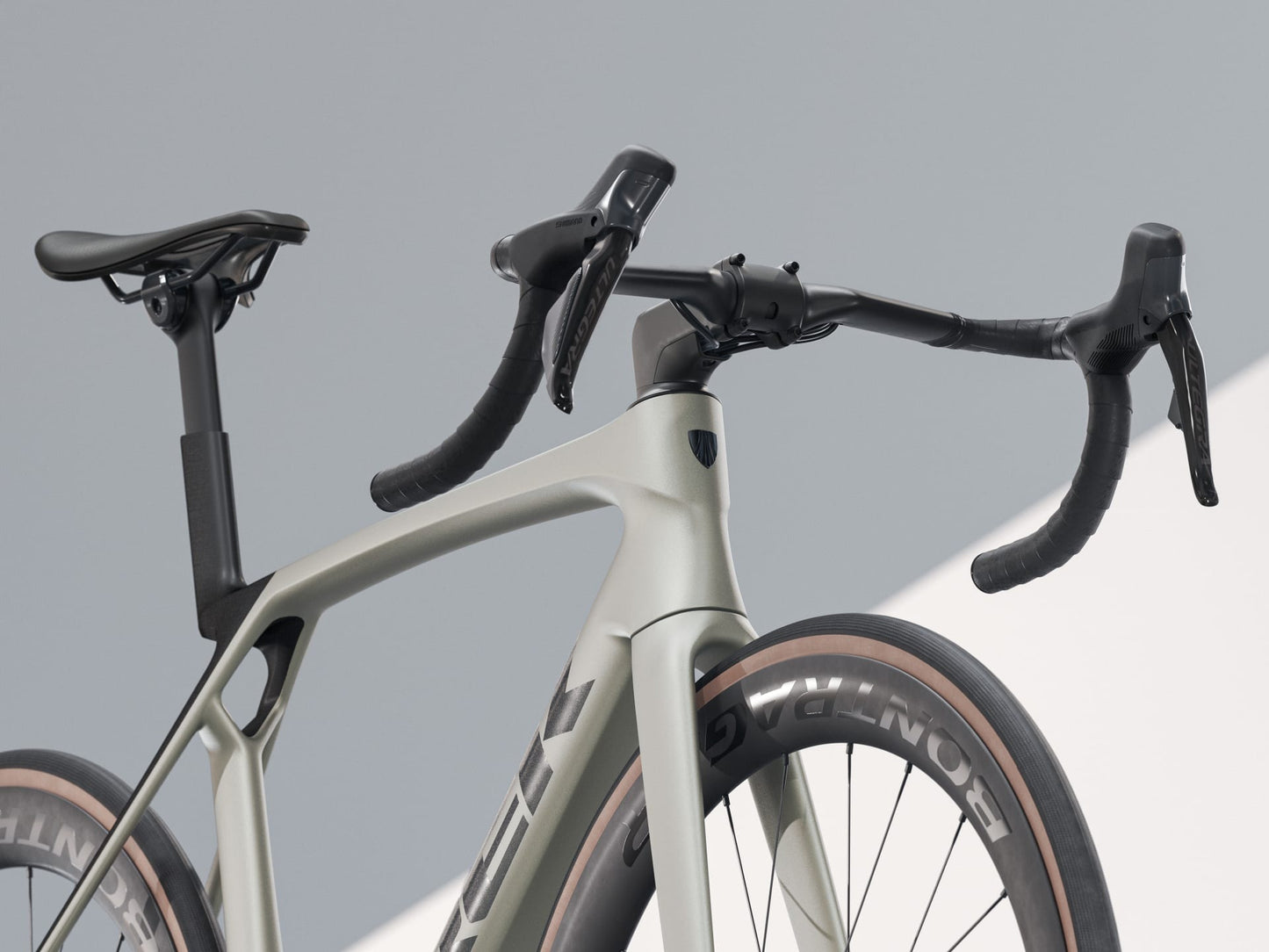 Trek Madone SL 7 Gen 8 - Matte Lunar Silver - biket.co.za