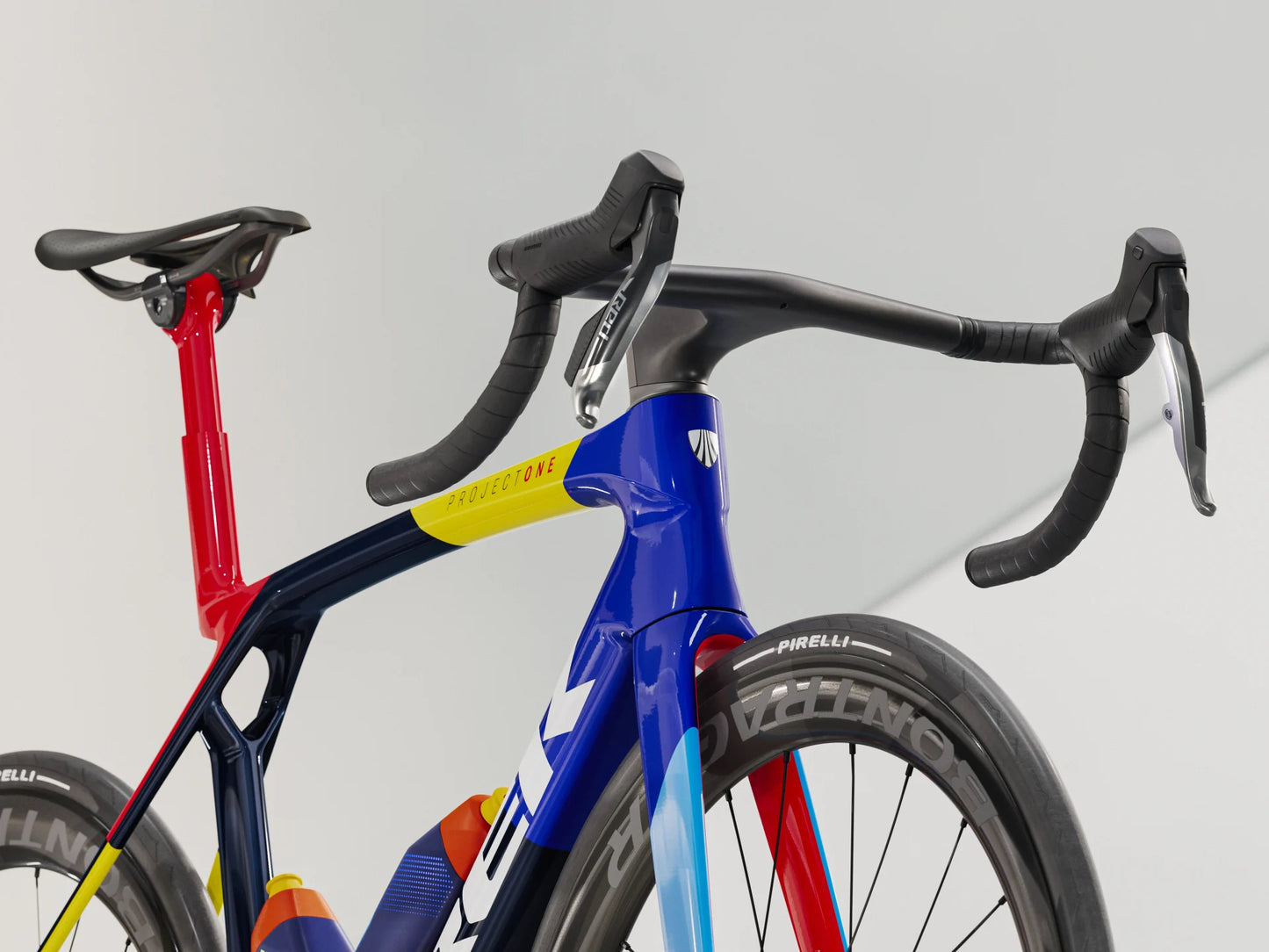 2025 Trek Madone SLR 9 AXS Gen 8 - biket.co.za