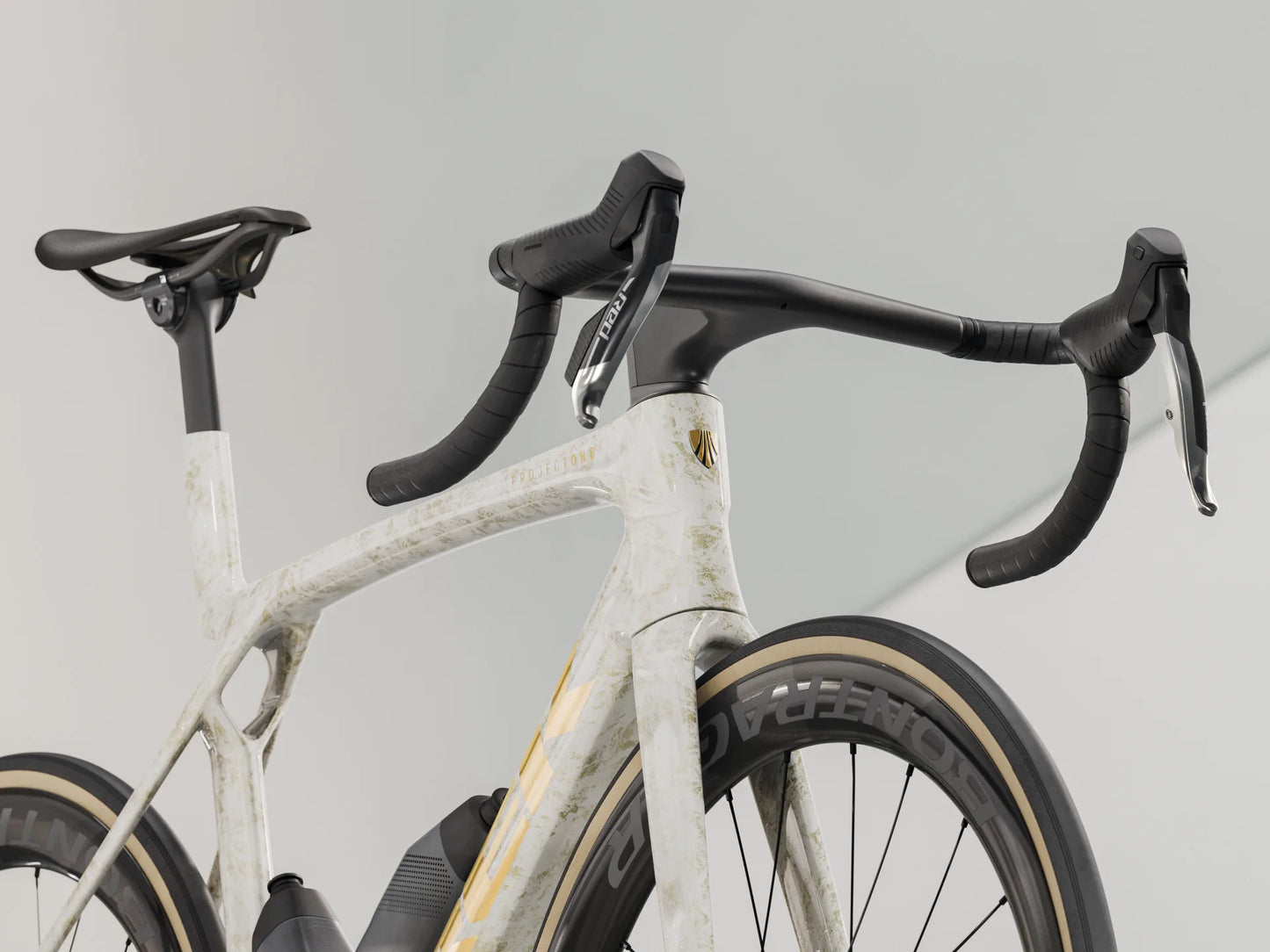 2025 Trek Madone SLR 9 AXS Gen 8 - biket.co.za