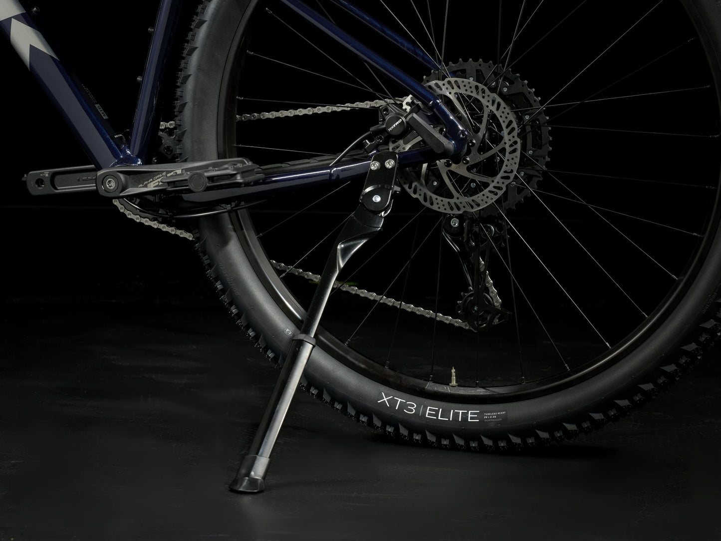 2025 Trek Marlin 6 Gen 3- Rage Red to Deep Dark Blue Fade - biket.co.za