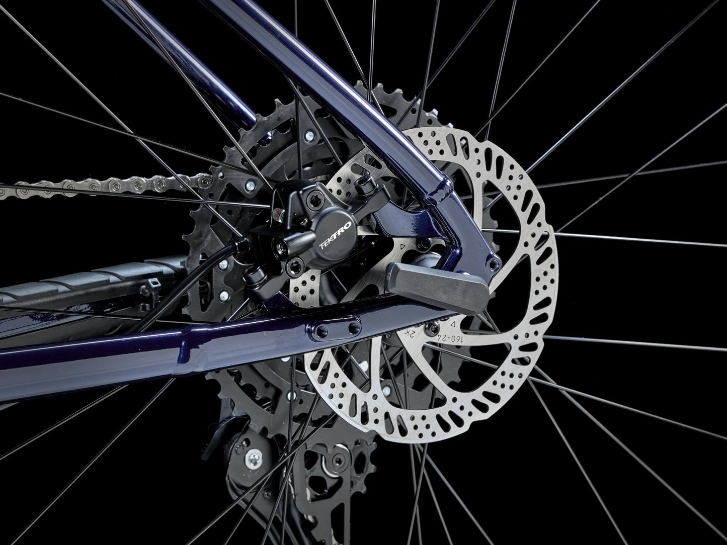 2025 Trek Marlin 6 Gen 3- Rage Red to Deep Dark Blue Fade - biket.co.za
