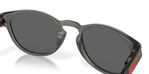 Oakley Latch Grey Smoke- Prizm Black - biket.co.za