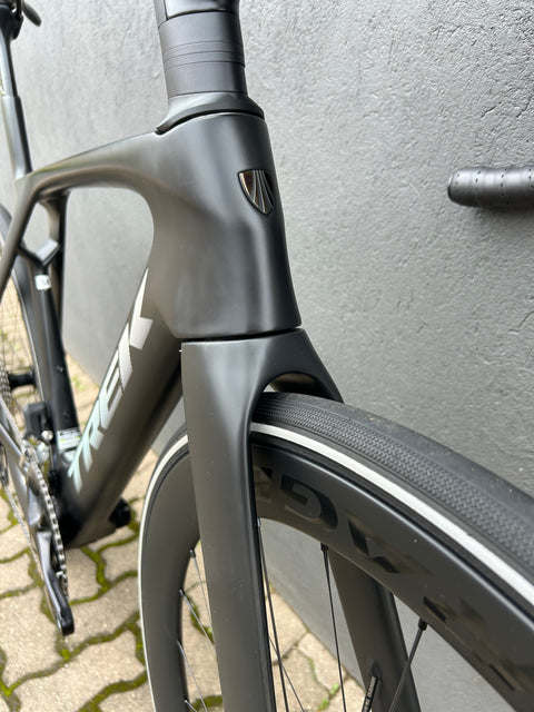 2023 Trek Madone SLR 6 - Gen 7 - Deep Smoke 54cm