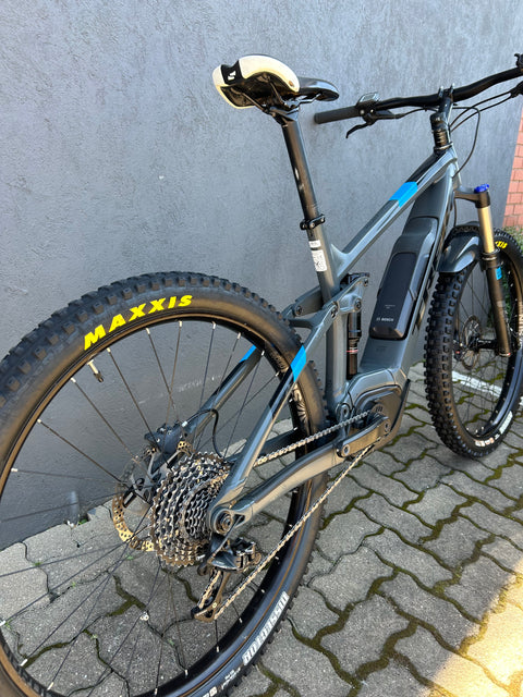 2018 Trek Powerfly 5 - Medium