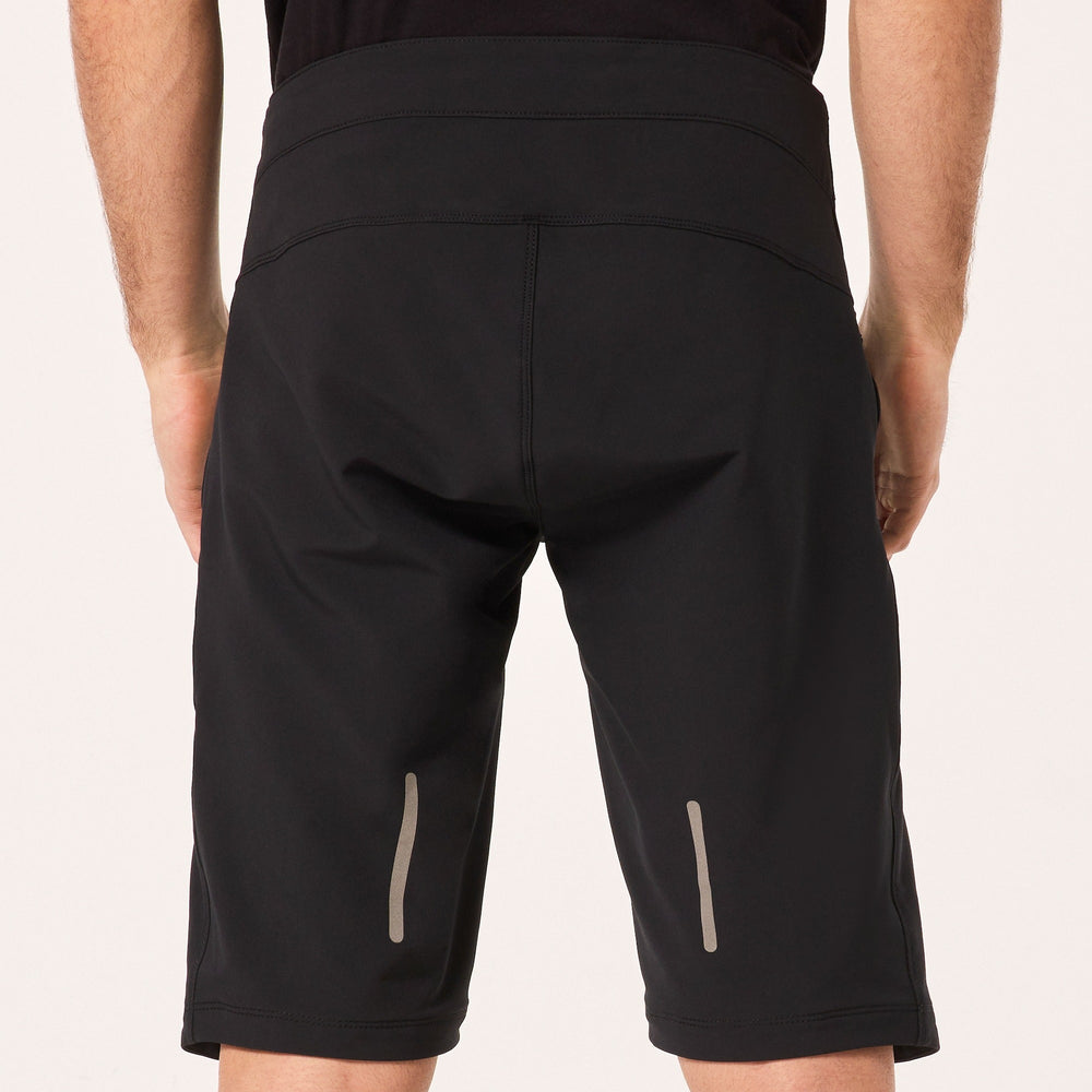 
                  
                    Oakley Element Short- Blackout - biket.co.za
                  
                