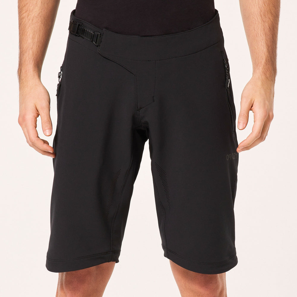 Oakley Element Short- Blackout - biket.co.za