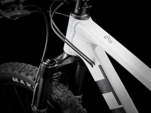 Trek marlin 5 black top and white