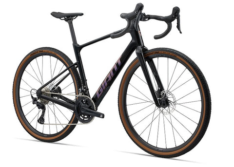 2025 Giant Revolt Advanced 2- Carbon