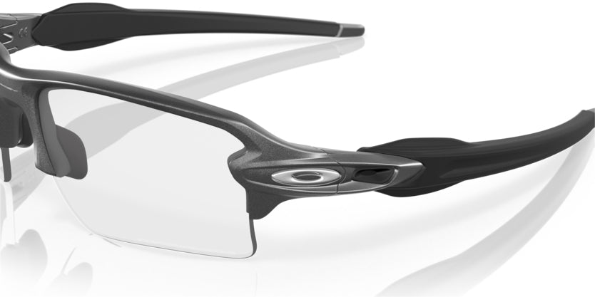 Oakley flak best sale 2.0 photochromic lenses