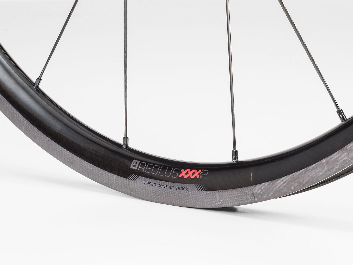 Bontrager Aeolus XXX 2 TLR Clincher Road Wheel - biket.co.za